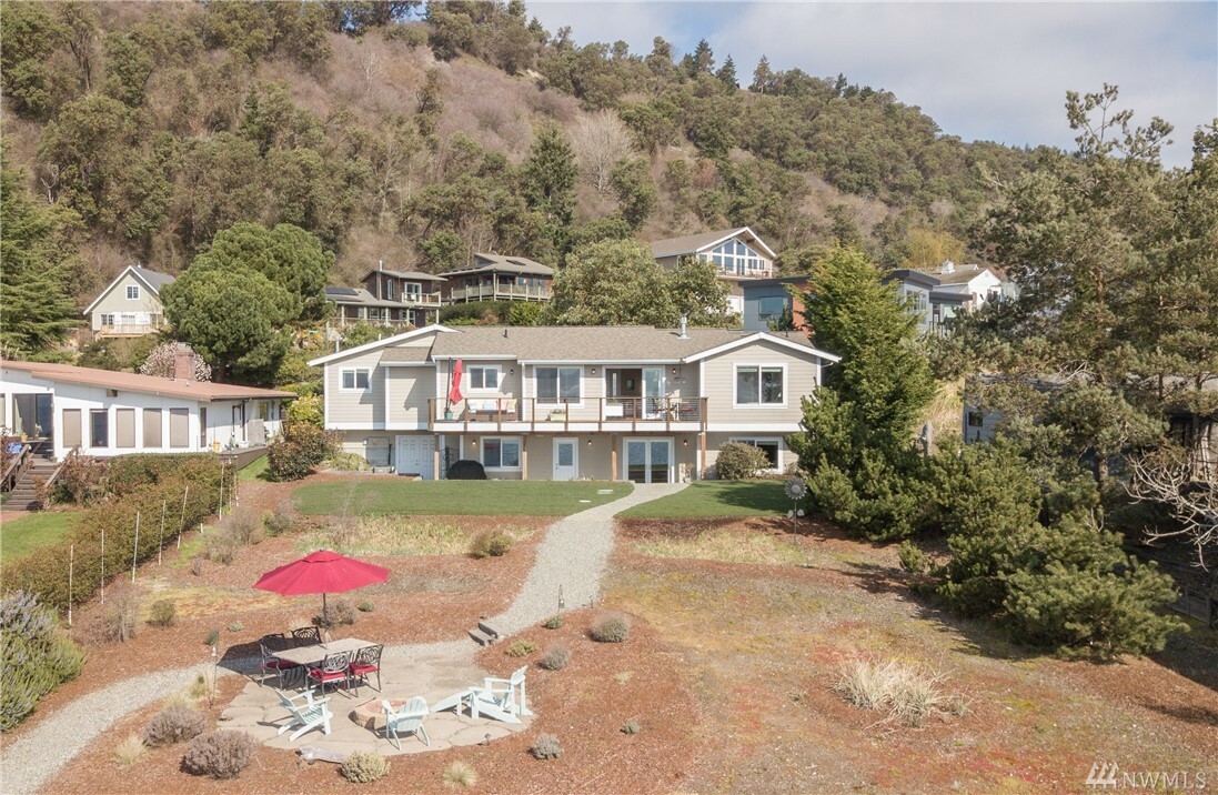 Property Photo:  25962 Gold Beach Dr SW  WA 98070 