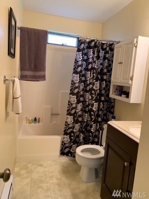 Property Photo: 2601 Lake Youngs Ct SE WA 98058