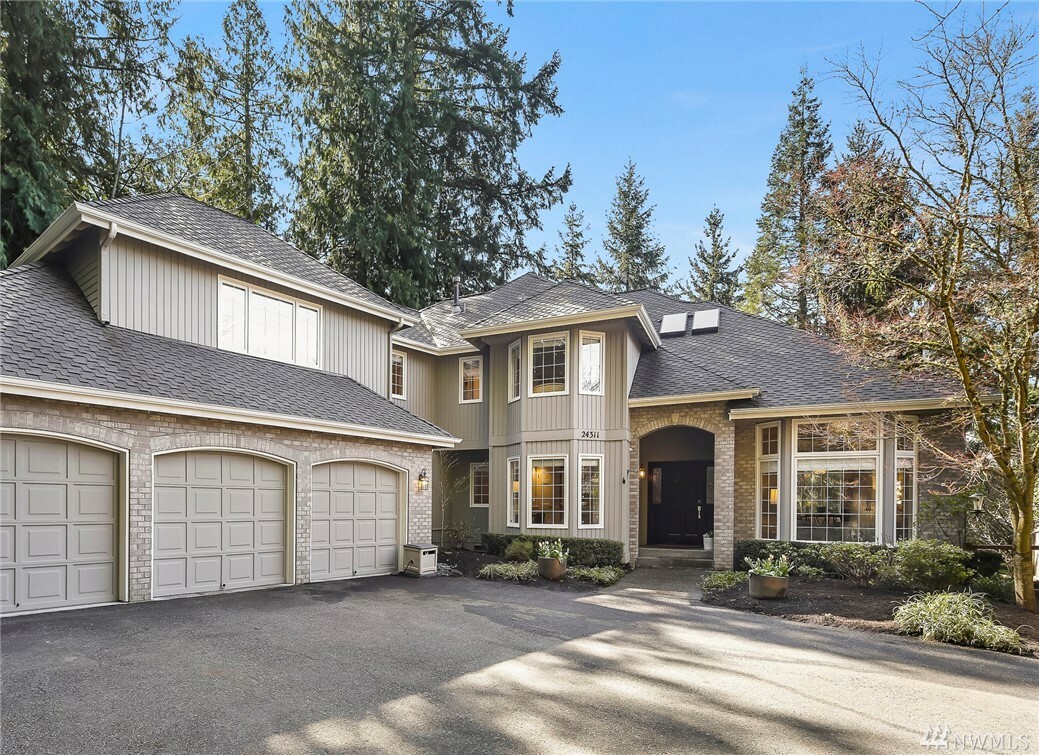 Property Photo:  24311 SE 47th St  WA 98029 