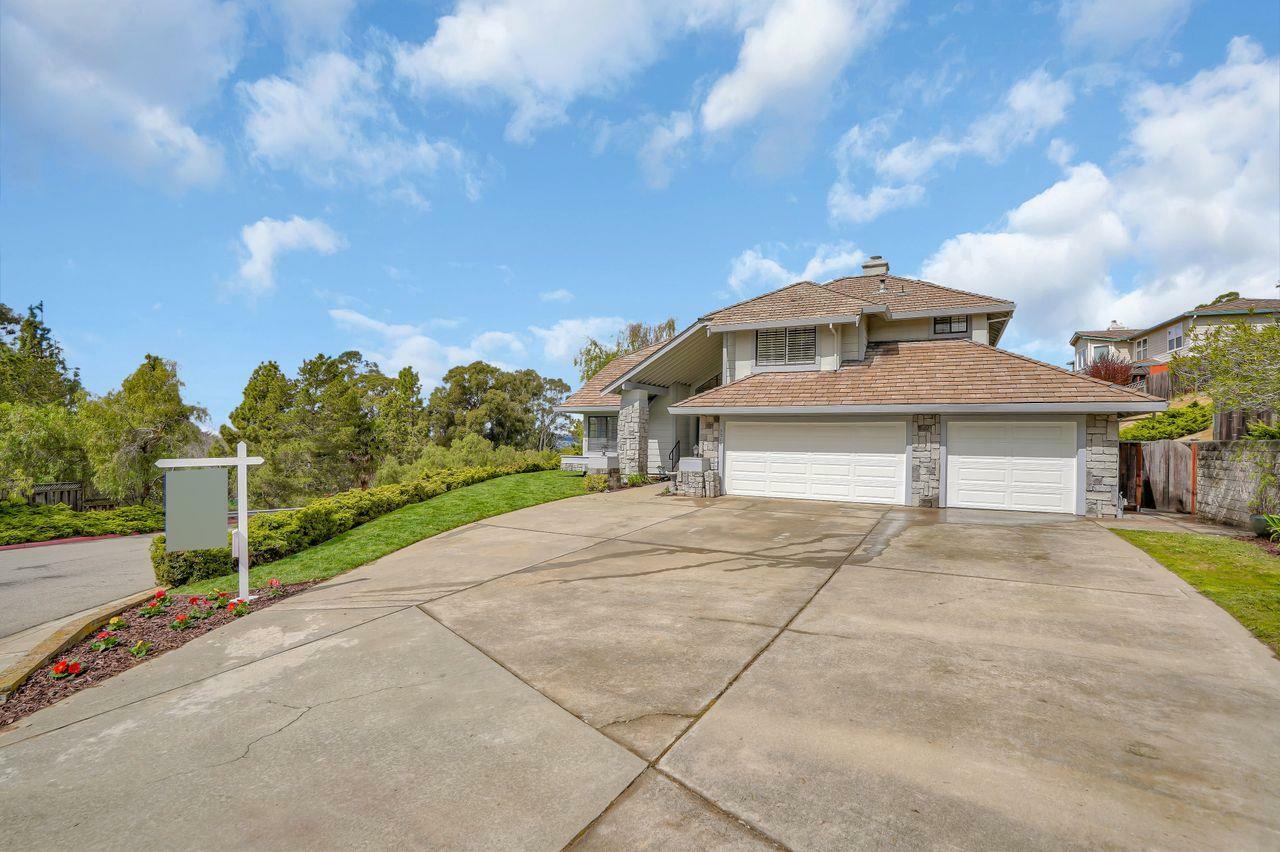 Property Photo:  3316 Ridgeview Place  CA 94541 