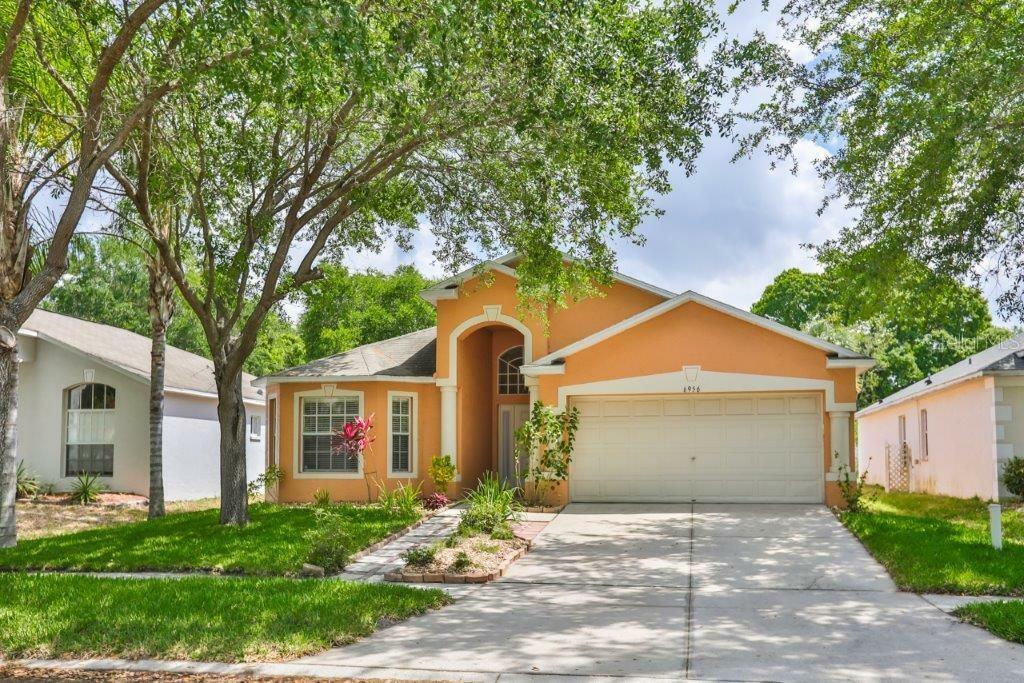 Property Photo:  6956 Crown Lake Drive  FL 33534 