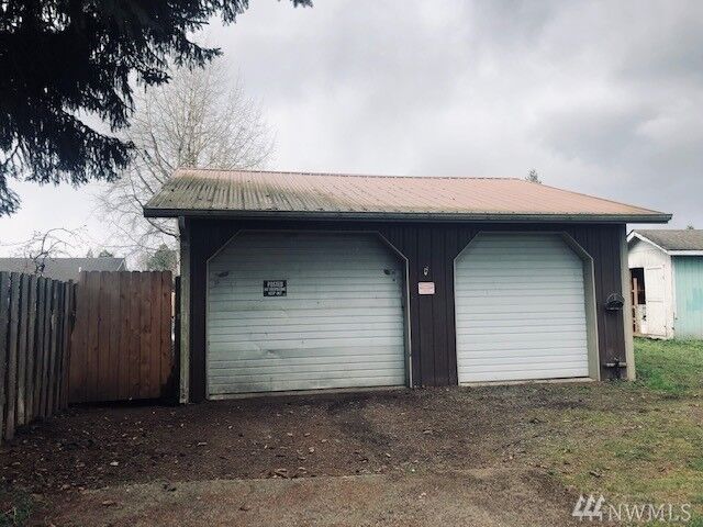 Property Photo:  1115 A  Roosevelt  WA 98531 
