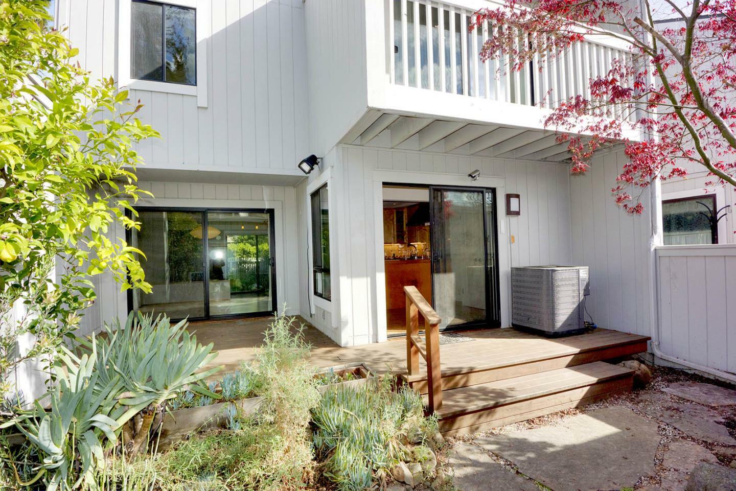 Property Photo:  209 Ortega Avenue  CA 94040 