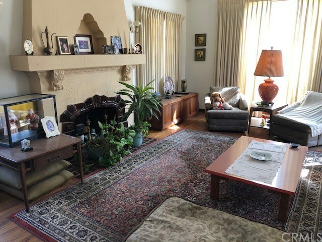 Property Photo: 1703 S Mansfield Avenue CA 90019