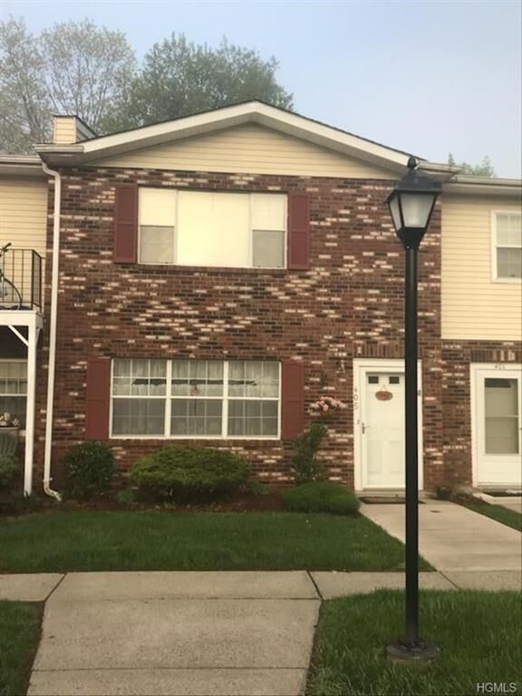 Property Photo:  276 Temple Hill Road 405  NY 12553 