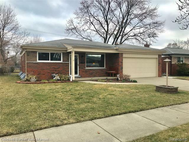 Property Photo: 4497 Buckingham Drive MI 48092
