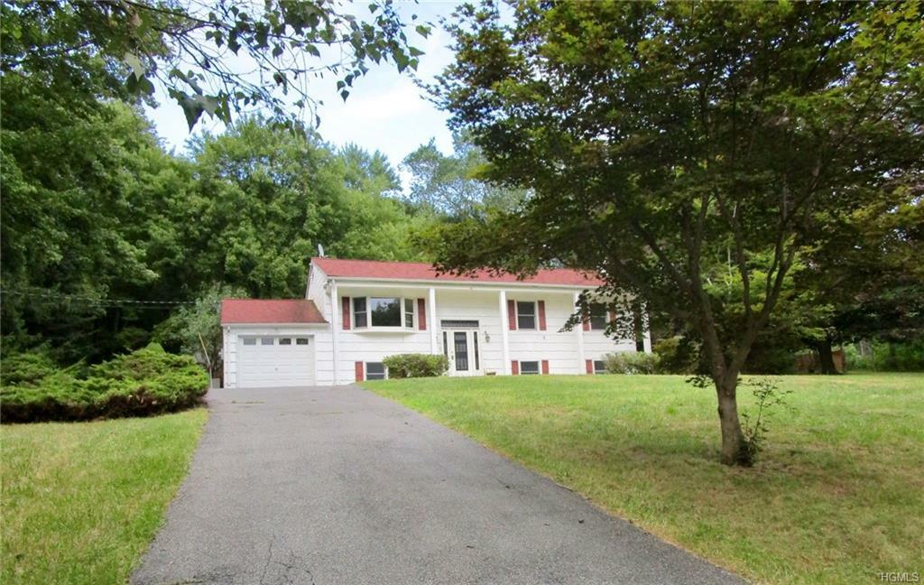 Property Photo:  10 Arden Drive  NY 10501 