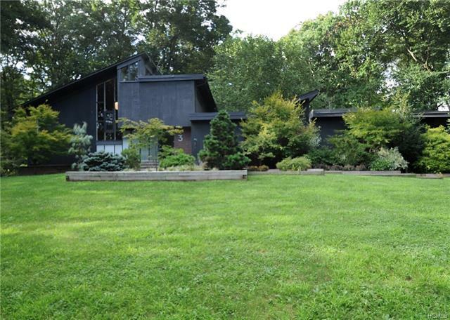 Property Photo:  3 Hartshorn Lane  NY 10994 