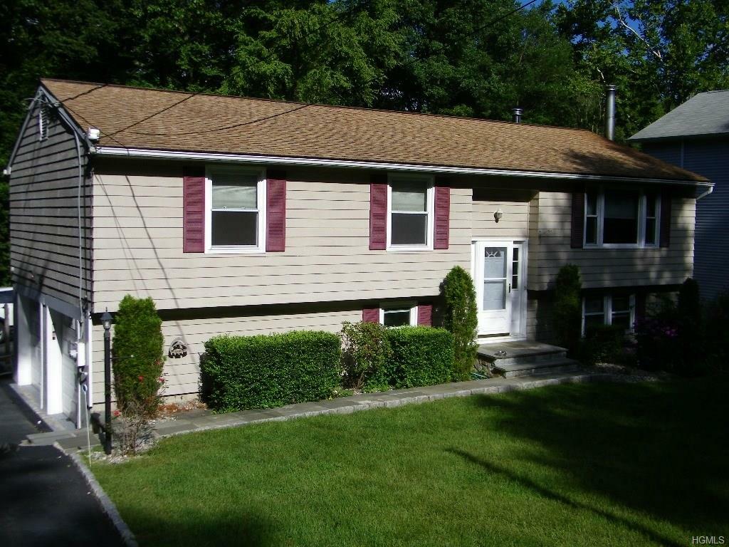 Property Photo:  574 Westbrook Drive  NY 10567 