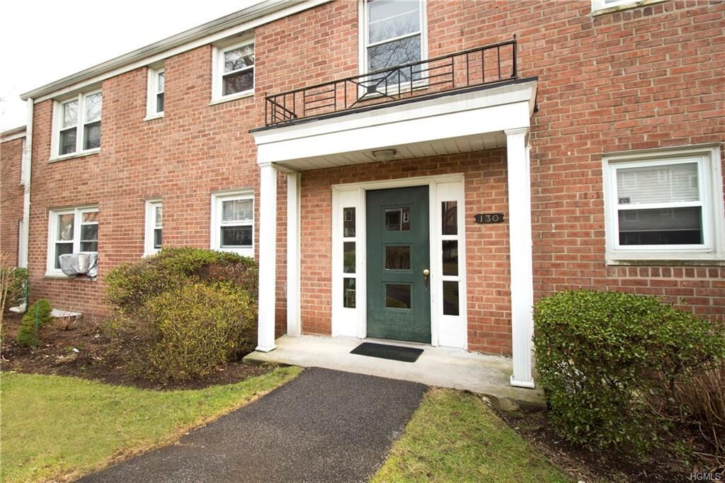 Property Photo:  108 Lawn Terrace 2G  NY 10543 