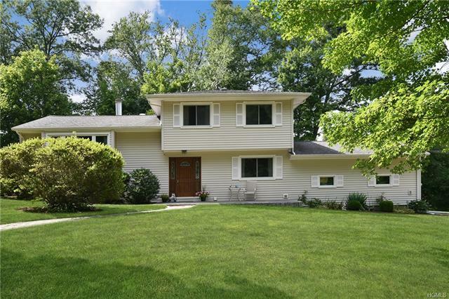 Property Photo:  8 Lisa Place  NY 10570 