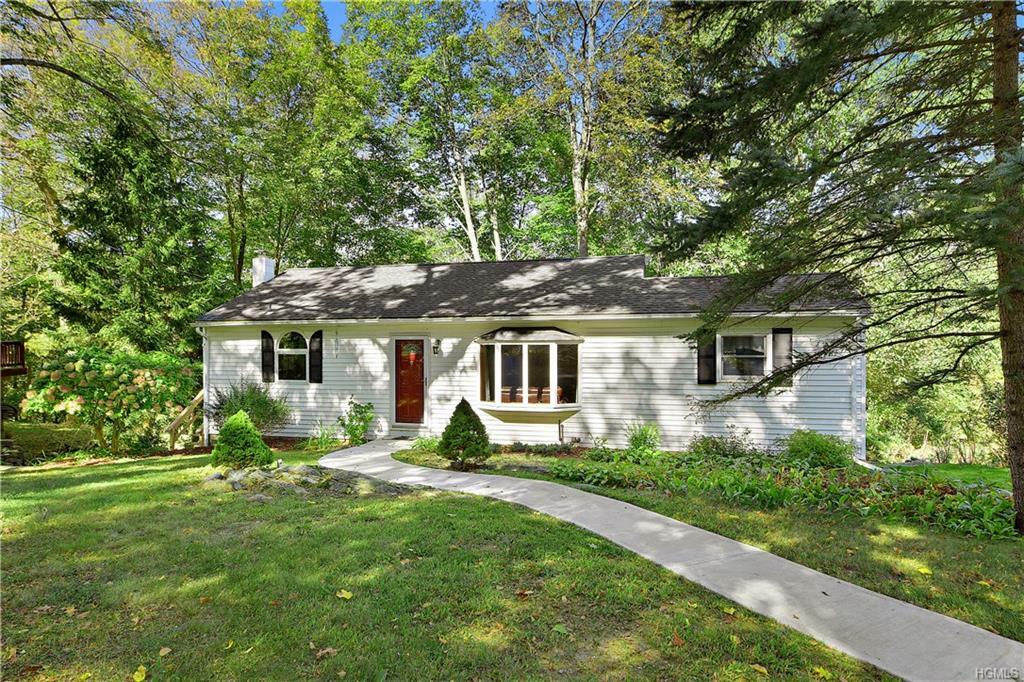 Property Photo:  427 Woodland Drive  NY 10541 