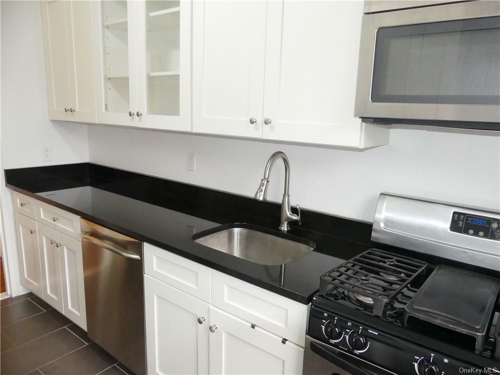 Property Photo:  565 Broadway 6E  NY 10706 