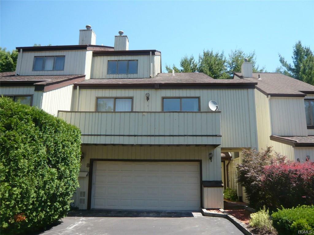 Property Photo:  8 Chippewa Court  NY 10901 