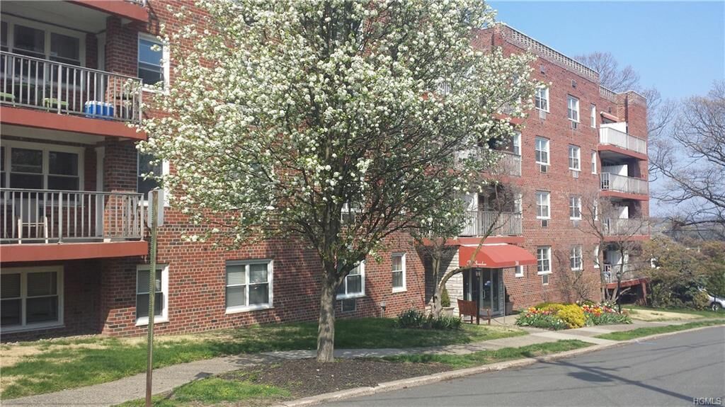 Property Photo:  38 Fourth Avenue 1K  NY 10960 