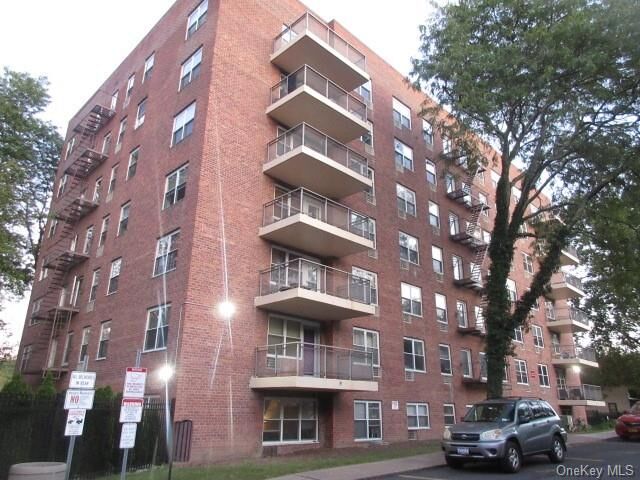 Property Photo:  40 S Cole Avenue 6D  NY 10977 
