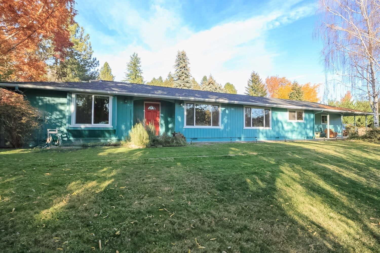 Property Photo:  1423 Angelcrest Drive  OR 97504 