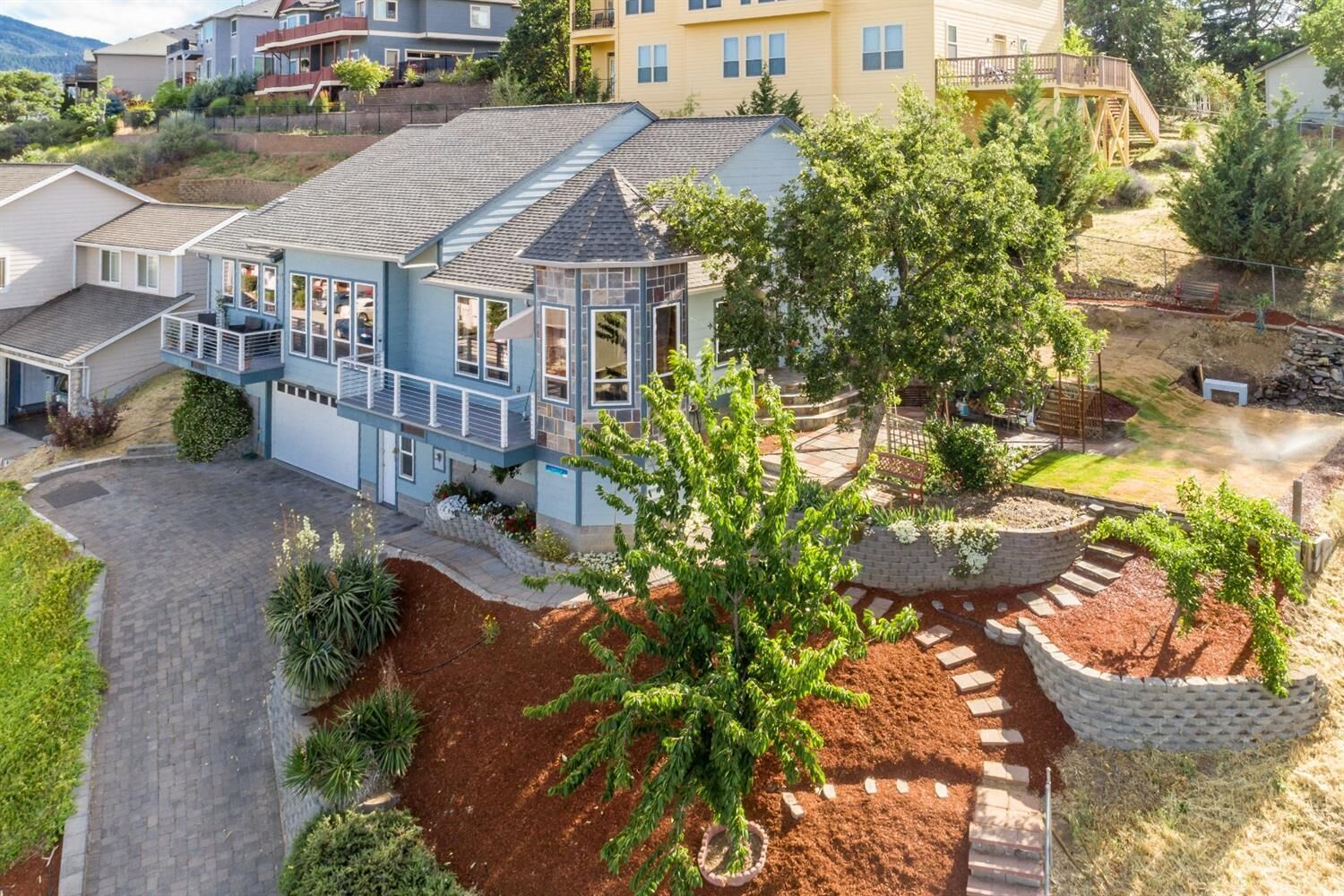 Property Photo:  454 Elm Street  OR 97535 