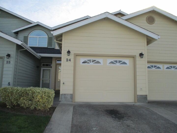 3855 Dover Ridge 24  Medford OR 97504 photo