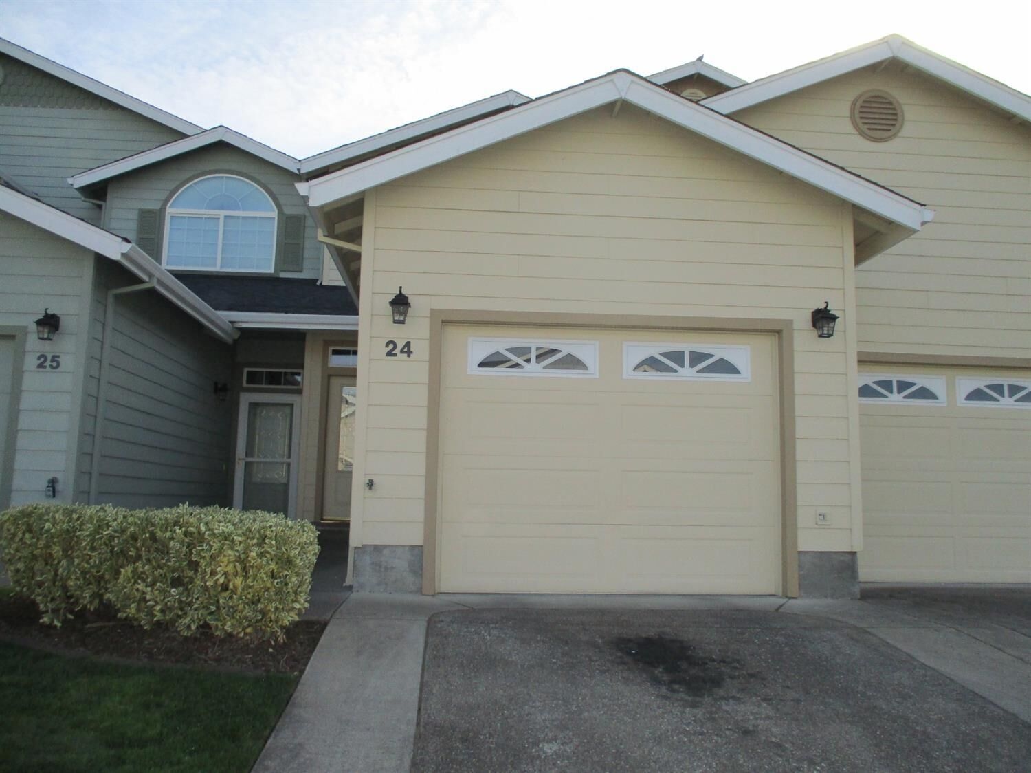 Property Photo: 3855 Dover Ridge 24 OR 97504