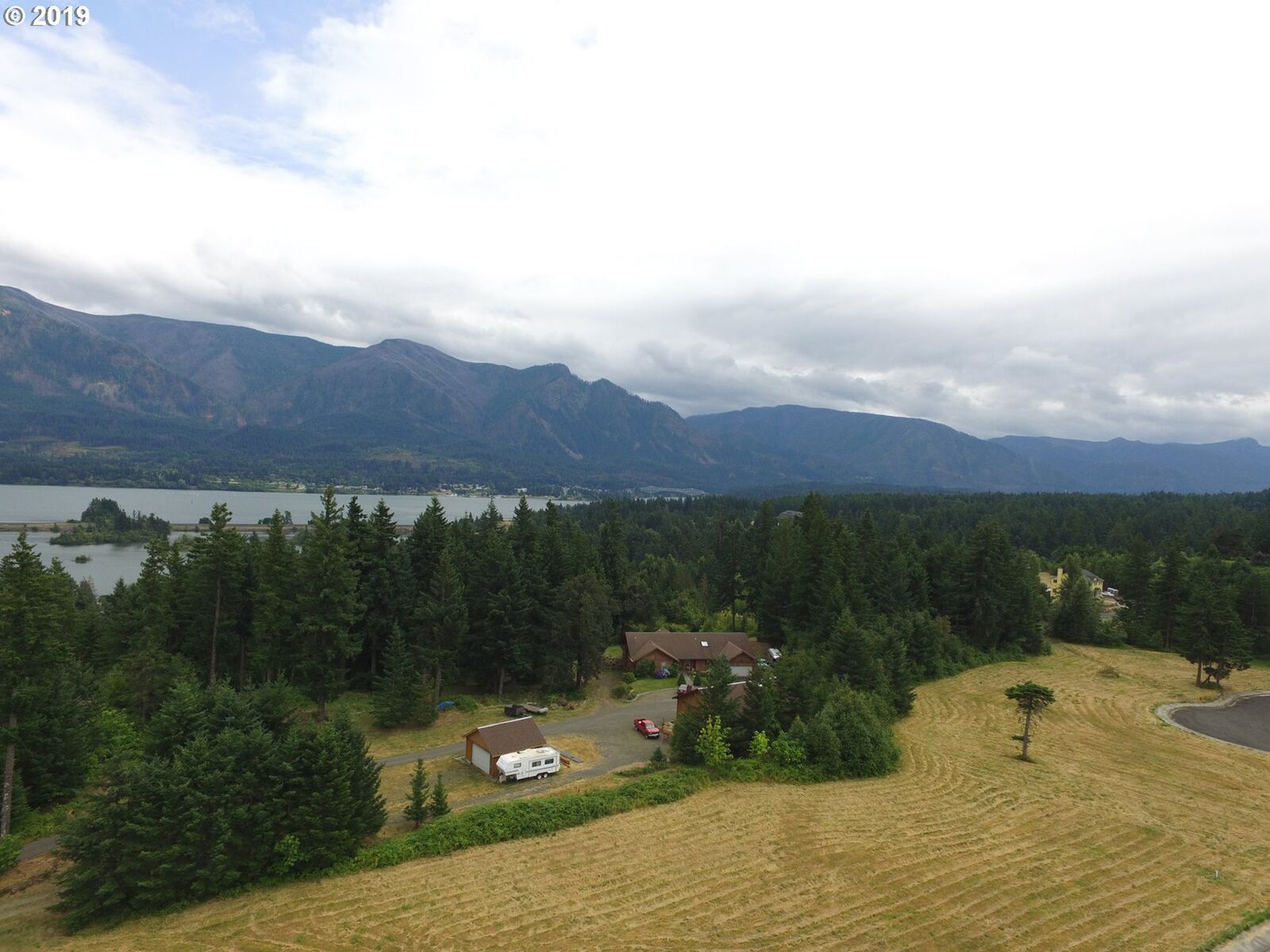 Property Photo: 1190 Red Hawk Dr 14 WA 98648