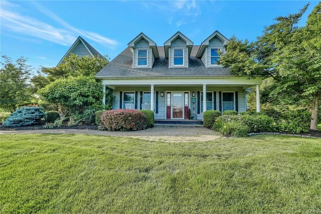 Property Photo:  15 Katelyn Court  NY 10990 