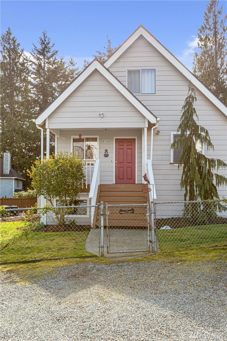 Property Photo:  2102 Melvin Ave  WA 98203 