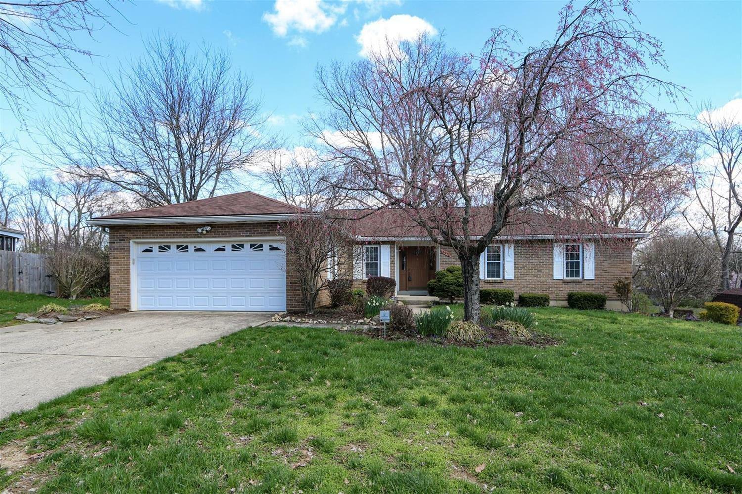 Property Photo:  5628 Red Oak Ct  OH 45014 