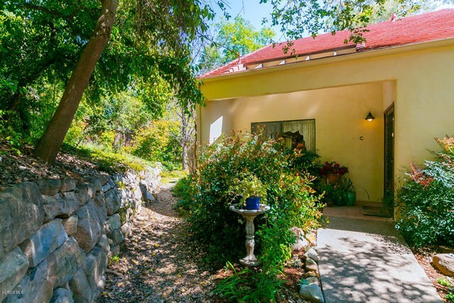 Property Photo: 1014 Creekside Way C CA 93023