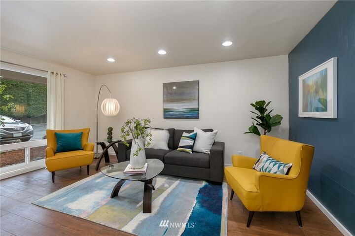 Property Photo:  20714  76th Avenue W 8  WA 98026 