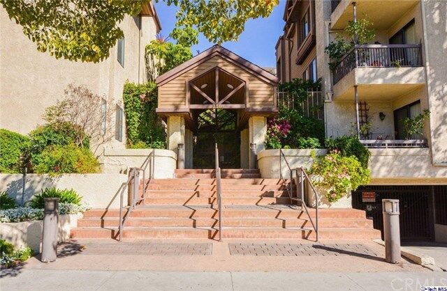 Property Photo:  236 N Louise Street 201  CA 91206 