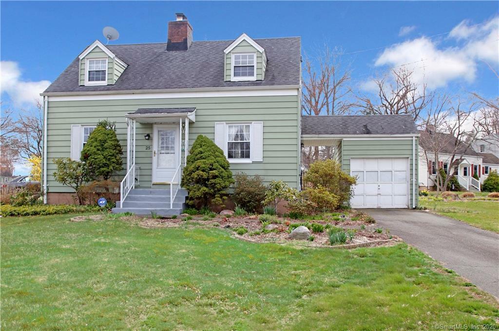 Property Photo:  25 Vineyard Road  CT 06473 