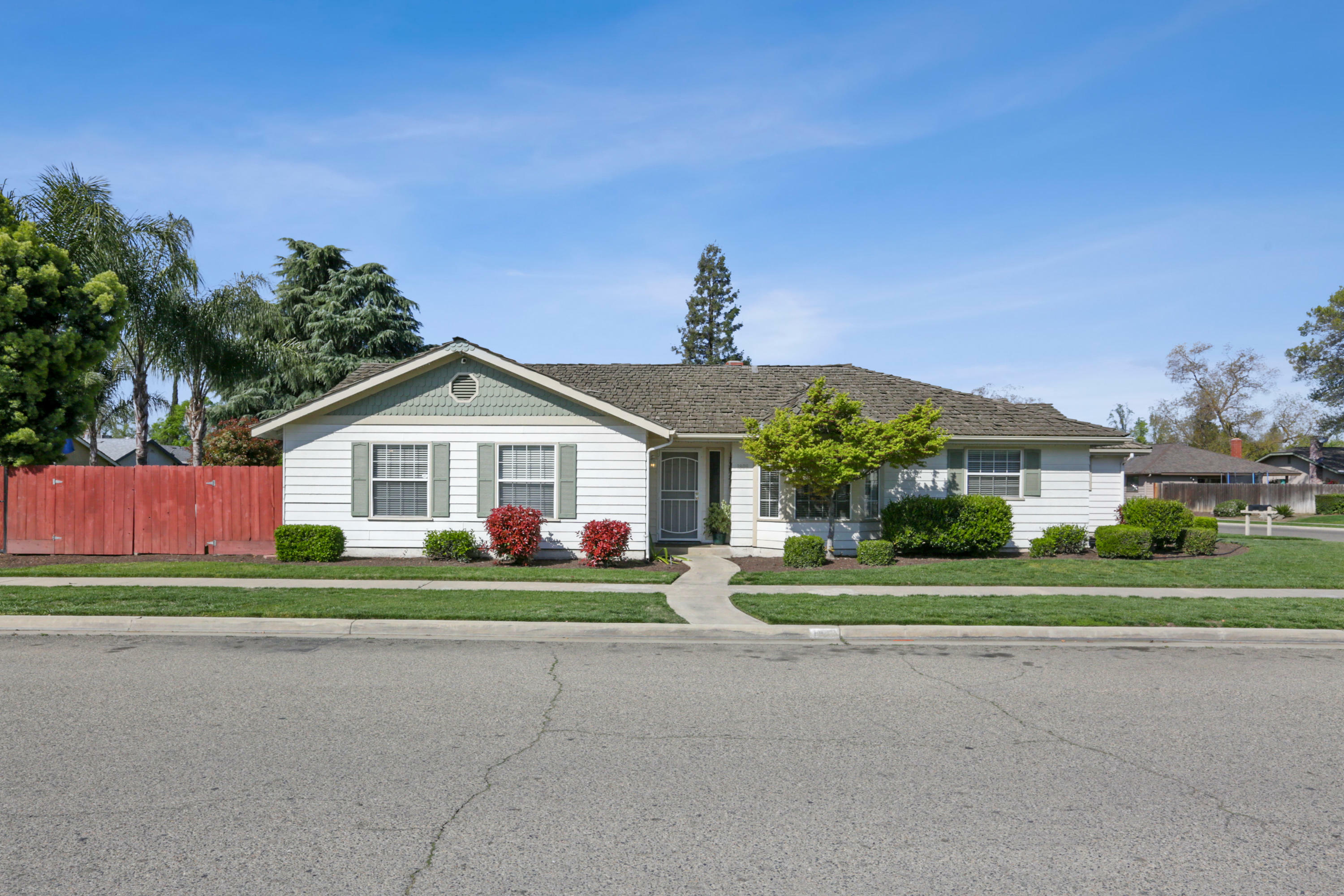 Property Photo:  1809 N Enos Street  CA 93292 