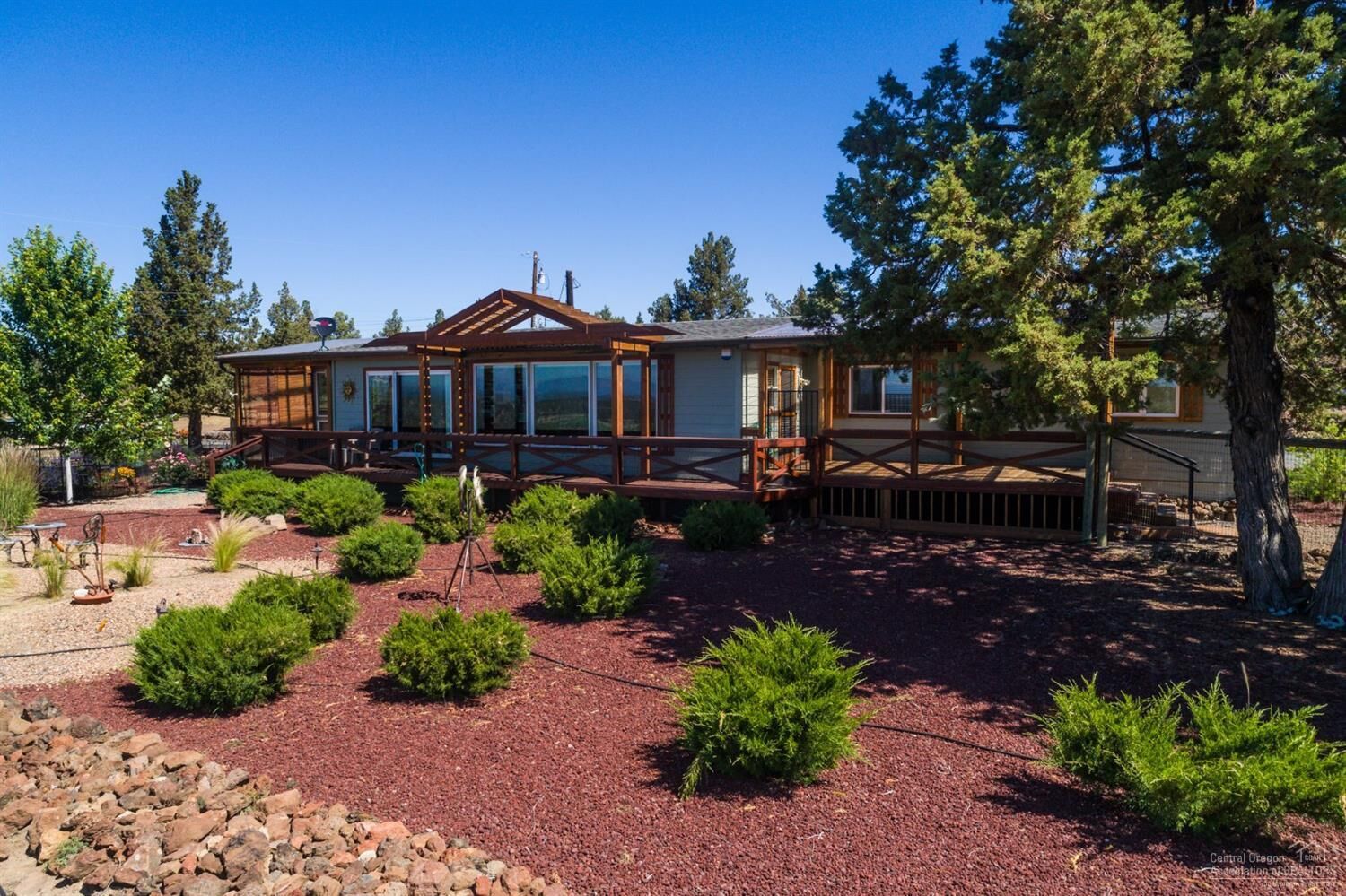 Property Photo: 8550 SW Basalt Drive OR 97760
