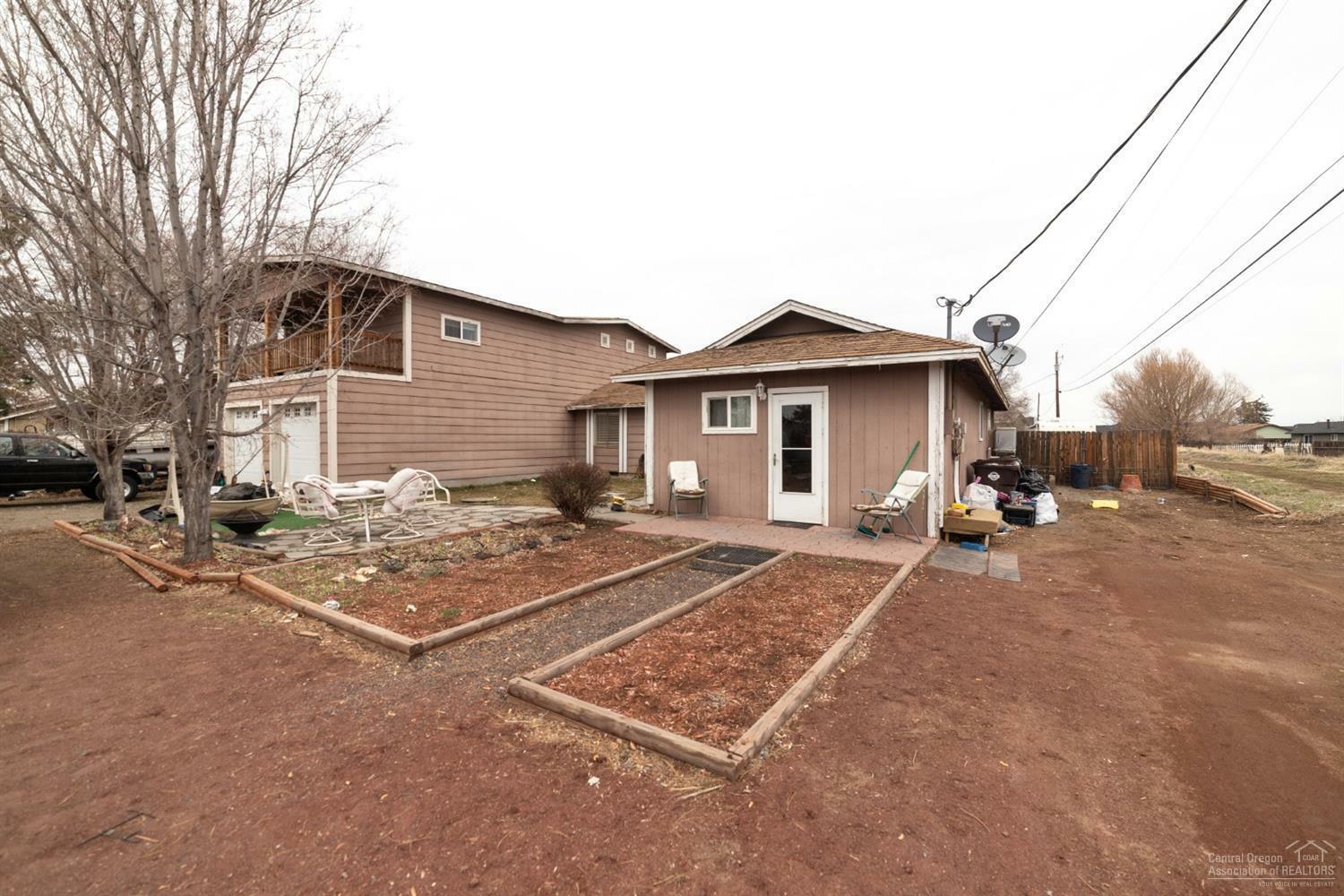 Property Photo:  3381 SW Glacier Avenue  OR 97756 