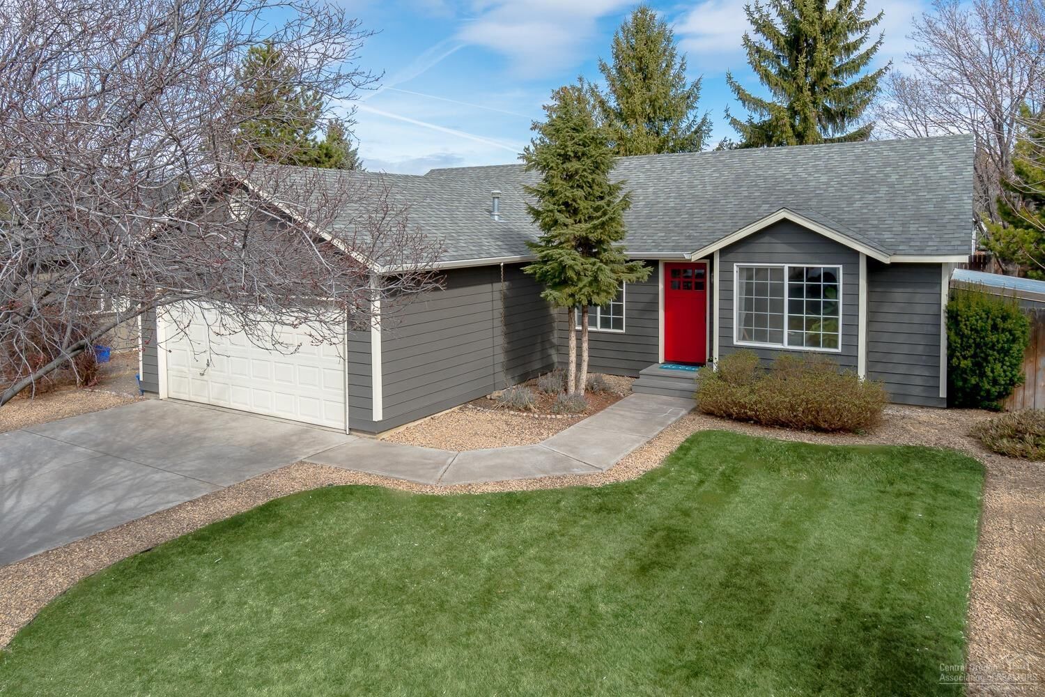 Property Photo: 1848 NE Windy Tree Court OR 97701