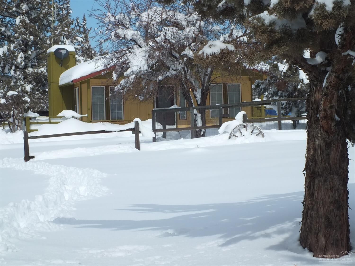 Property Photo: 7330 SW Shad Road OR 97760