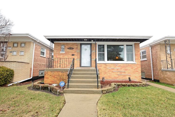 2252 West 80th Place  Chicago IL 60620 photo