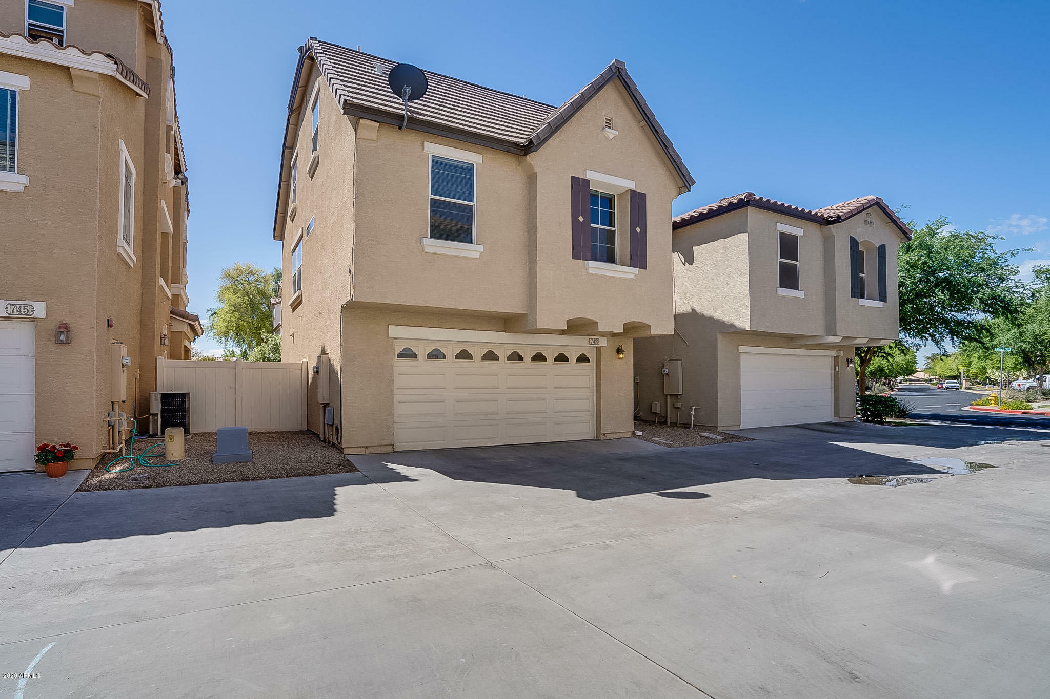 Property Photo:  743 N Port Drive  AZ 85233 