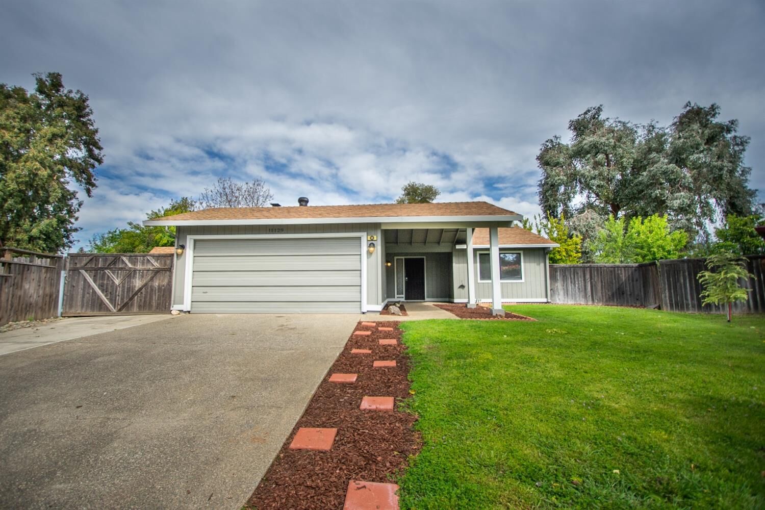 Property Photo:  11129 Gingerwood Way  CA 95670 