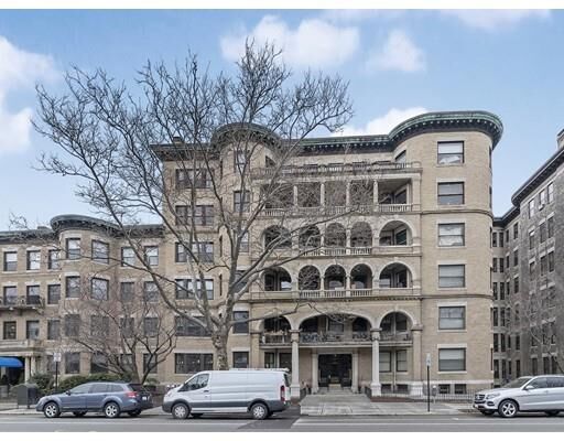 Property Photo: 1080 Beacon St 5A MA 02446