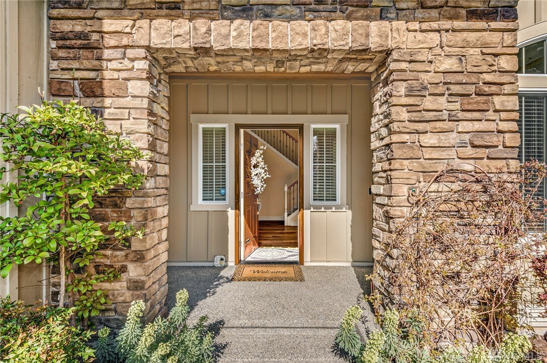 Property Photo: 2915 277th Terr SE WA 98075