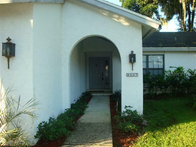 Property Photo:  2627 Bridle Drive  FL 33566 