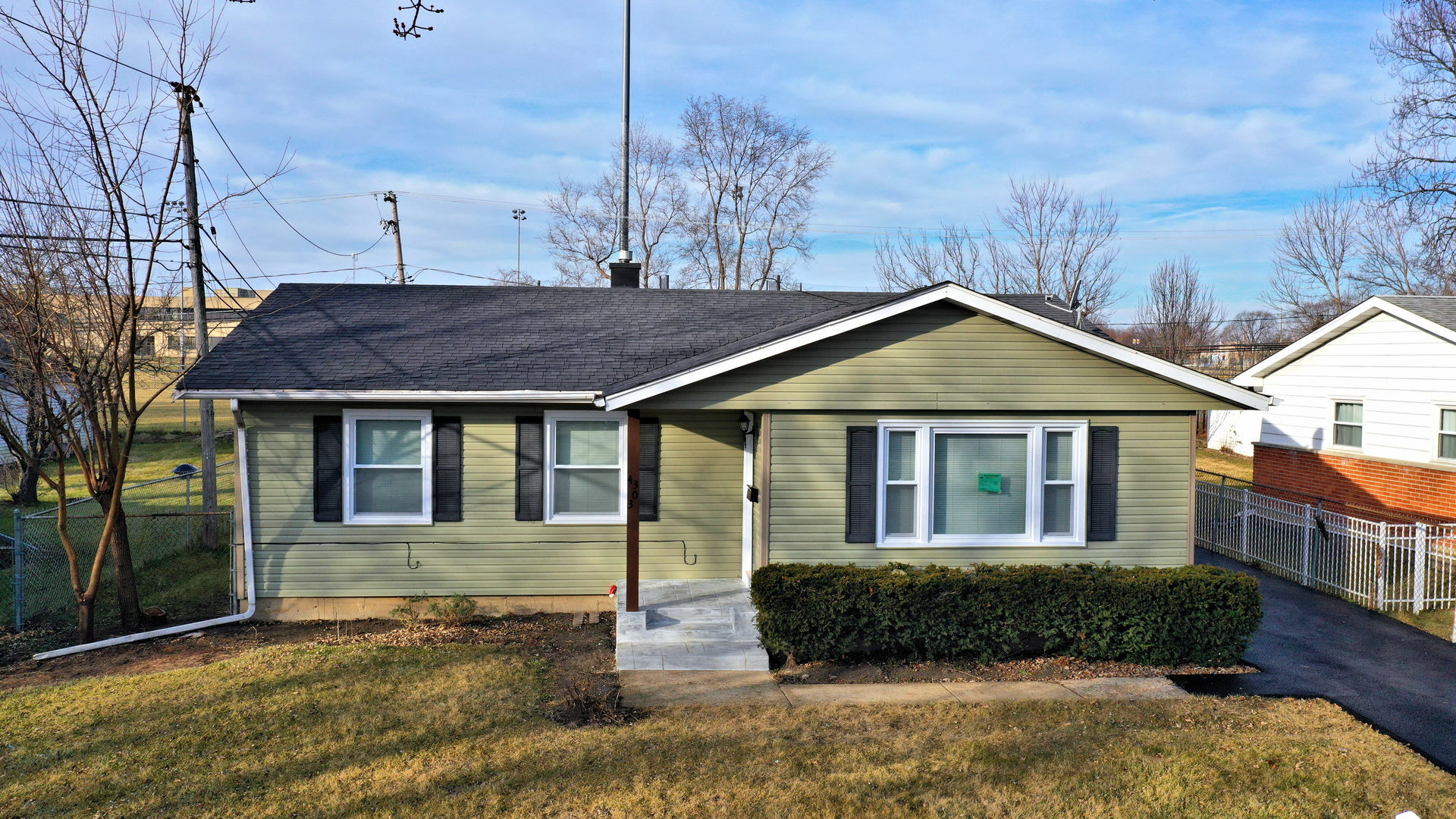 Property Photo: 4303 Linden Lane IL 60008