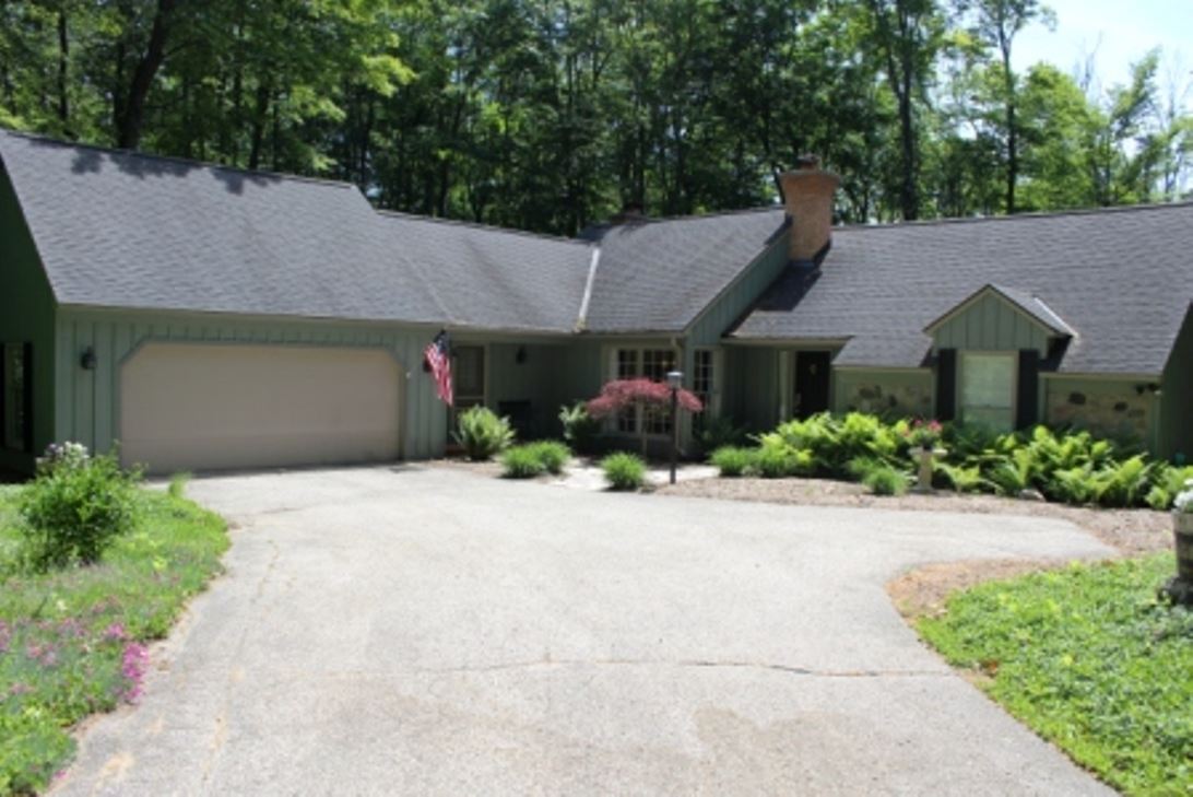 Property Photo: 3316 Oakridge MI 49740