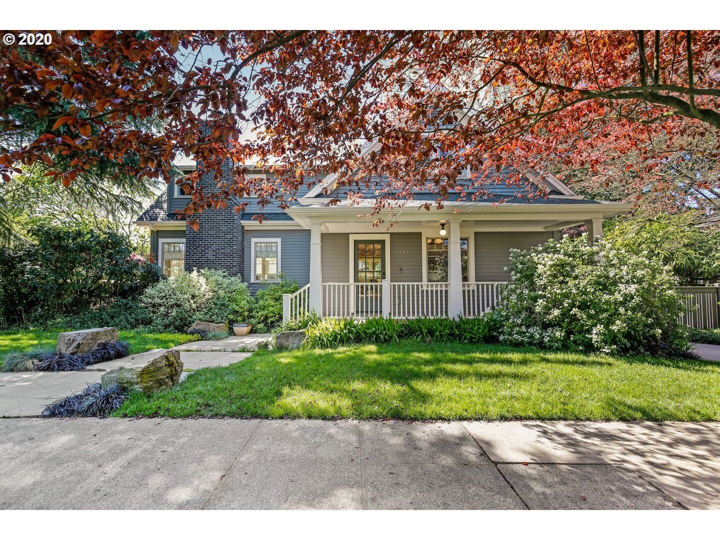 Property Photo: 7327 SE 37th Ave OR 97202