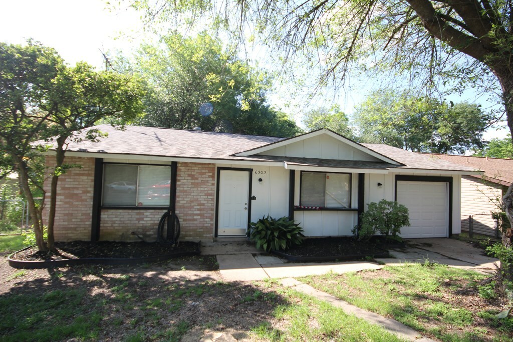 Property Photo:  6302 Shadow Bend  TX 78745 