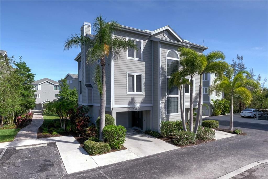 Property Photo:  515 Forest Way  FL 34228 