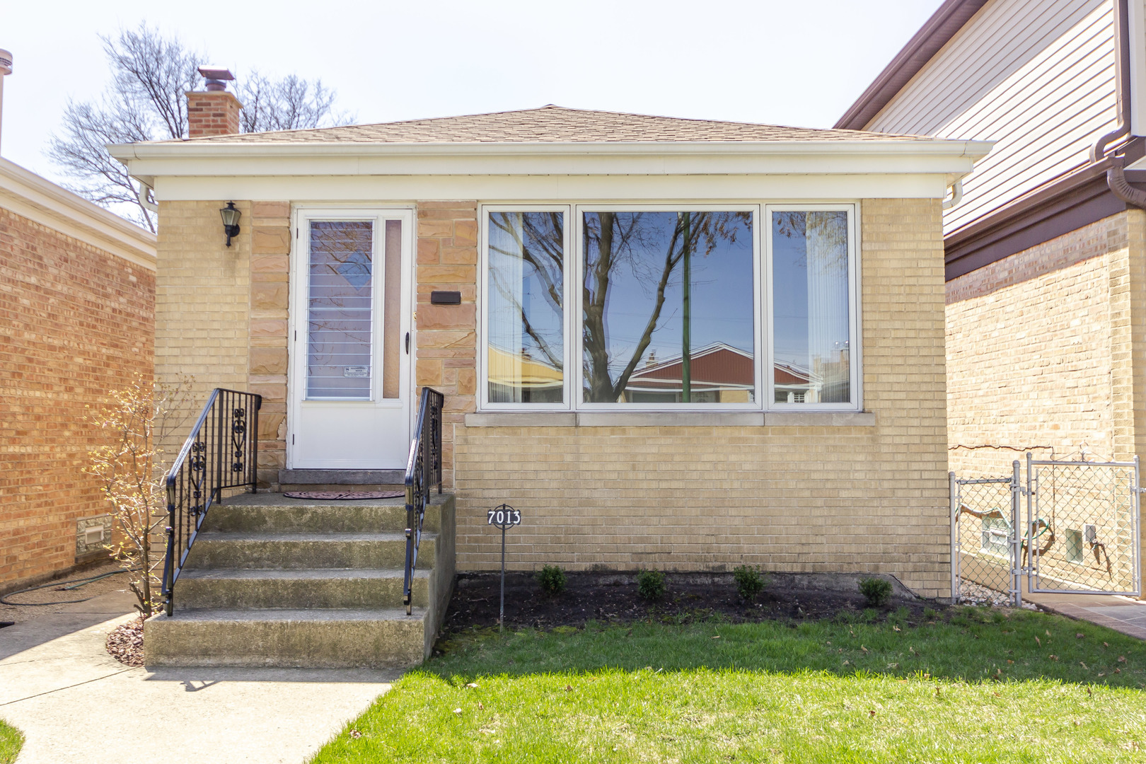 Property Photo:  7013 West Summerdale Avenue  IL 60656 