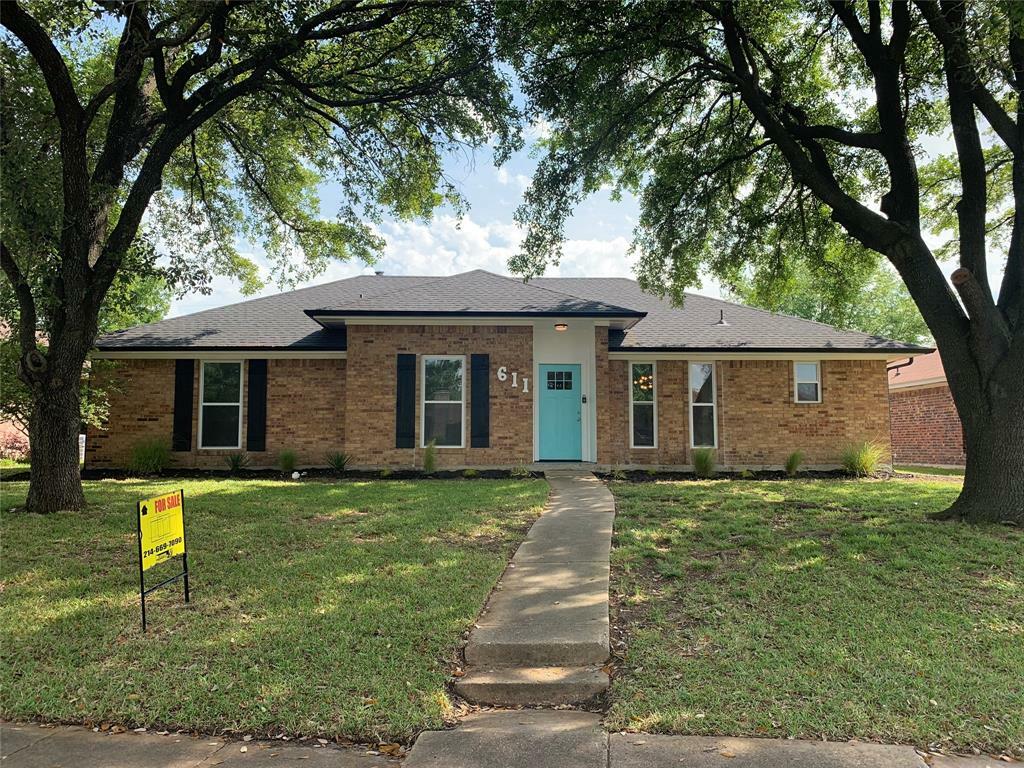Property Photo: 611 Stoneybrook Drive TX 75098